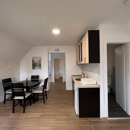 Beli Medved * バイナ・バシュタ